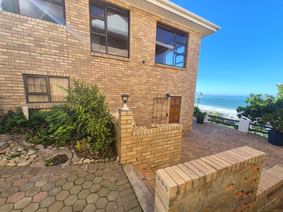 4 Bedroom Property for Sale in Dana Bay Western Cape
